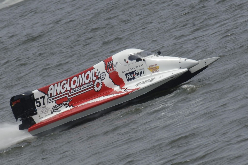 ’Anglomoil’, Craig Truslove at the wheel, out to give Superclass ’a shake’.  - Bridge to Bridge © SW